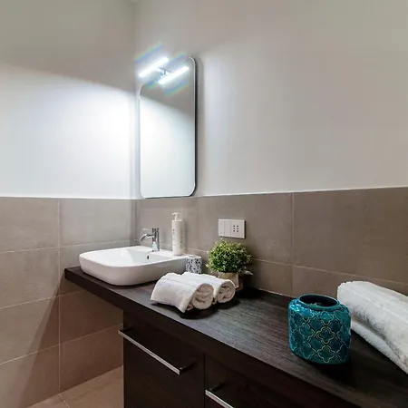 Palazzo Marinetti - By Myhomeincomo Apartament Como