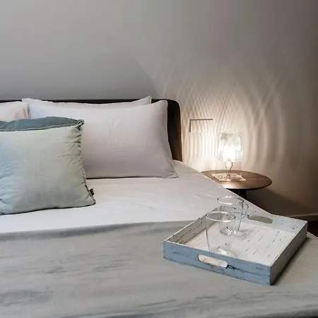 Apartment Palazzo Marinetti - By Myhomeincomo