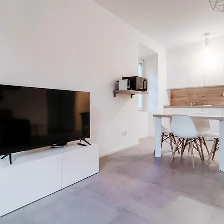 Apartment Palazzo Marinetti - By Myhomeincomo Como
